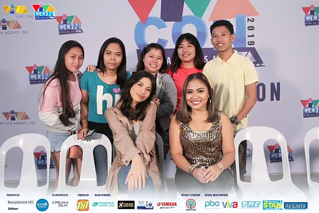 mamshie10's tweet photo. Supporting our beloved OST Princess, Ms. @_janinetenoso during the ##ViVaCon
#VIVACon2019 #VIVALiveAtVIVACon2019
#BidaKaSaVIVA 😊 https://t.co/ssTVO5D40p