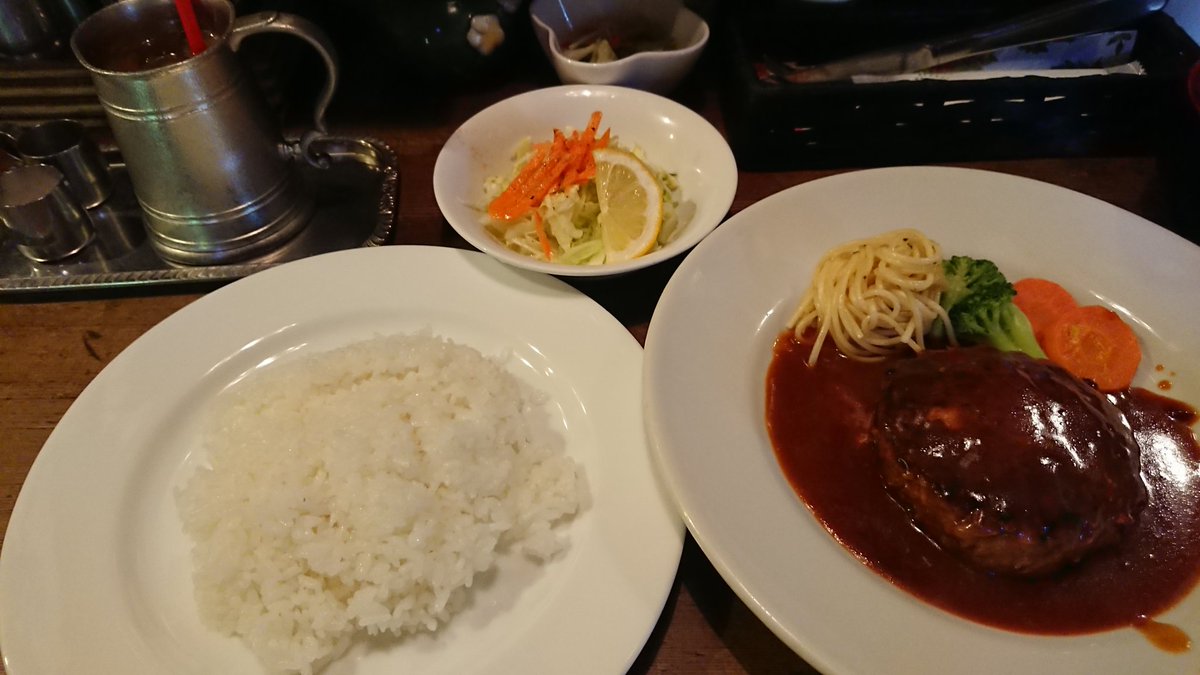 hiko___san's tweet photo. #ヴィラマンガ館 さんにてお昼。

サービスランチの、短角牛ヴィラハンバーグセット。

ここは、マンガや雑誌が多くて、つい長居してしまうんだな。うん。

#岩手県岩手郡岩手町 #岩手町 #沼宮内 #もぐもぐいわてまち #ヴィラ #金井珈琲 #マンガ館 #漫画喫茶 #短角牛 https://t.co/m4IwYIa7ru