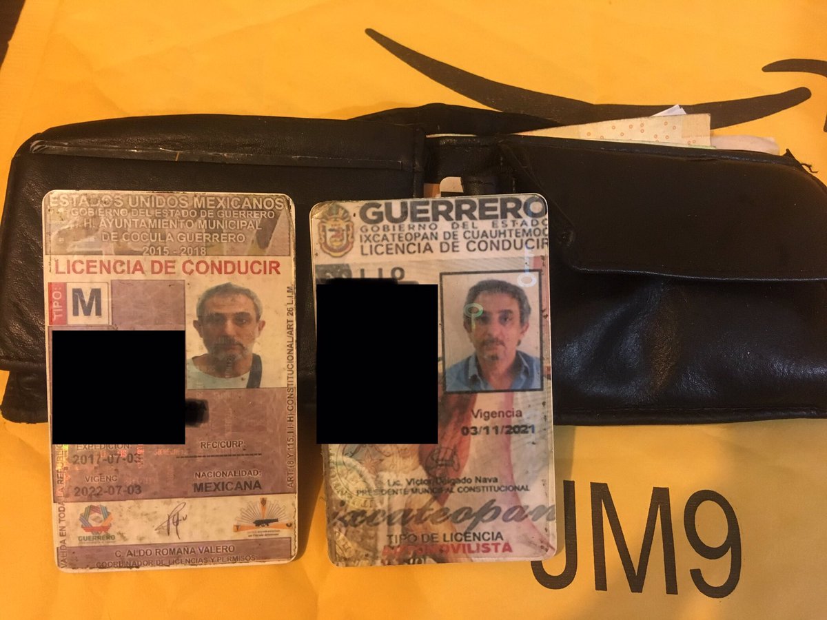 rogermx55's tweet photo. @LaRomaMex Hola! Encontré una cartera hace unos minutos en la calle de Mérida, entre Guanajuato y Zacatecas. Tiene varias identificaciones de las cuales pongo fotos de 2. Si eres la persona que la perdió o la conoces, por favor contáctame por DM. Gracias! https://t.co/eaQ255J1y4