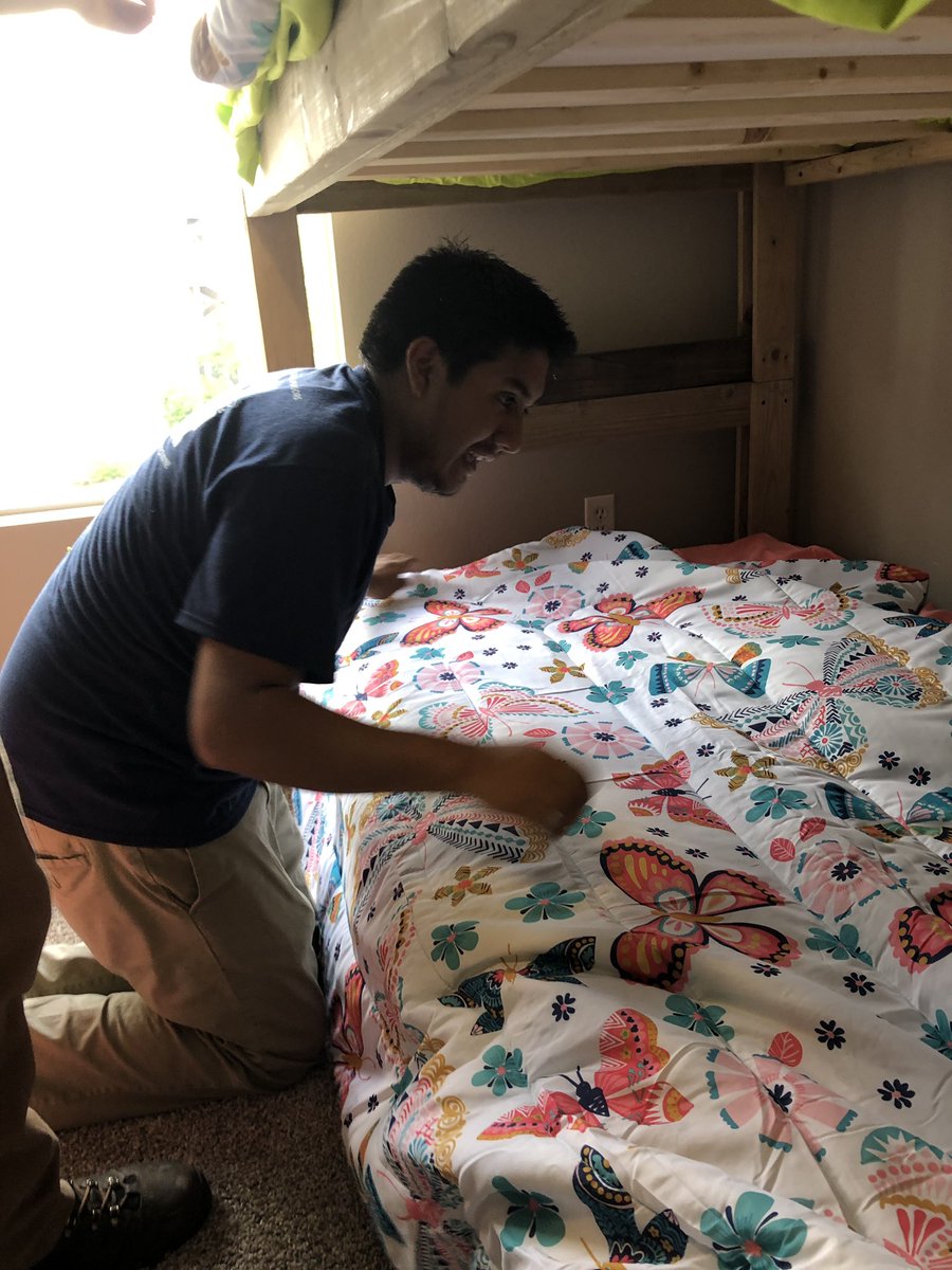 shpcos's tweet photo. 5 more kids off the floor tonight with help from our great team. Thanks for helping to make this happen and help so many kids in Colorado Springs.  Couldn’t do it without all of you. #nokidsleepsonthefloorinourtown https://t.co/gyjpOq60hn