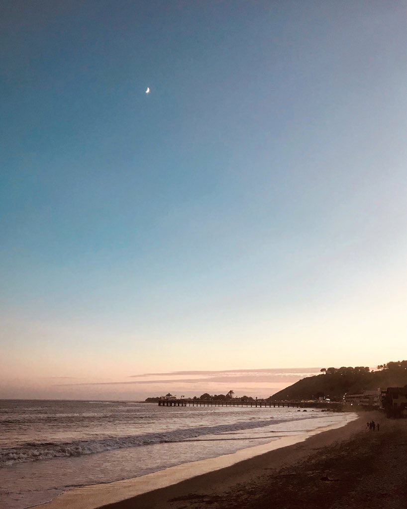 Haze by Hayes’s house on #MalibuBeach under a crescent #AugustMoon 🌙 #TheIdeaOfYou by @robinnelee #TIOYclubLocation