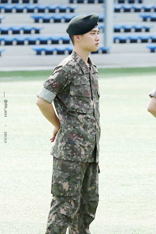ddo_0112's tweet photo. 190806 

왕자가 지켜주는 나라에 다 살아보고 
이번 생 넘나 넘나인것 🥺
 
@weareoneEXO 
#EXO #DO #DOHKYUNGSOO #디오 #도경수 #경수 #괜찮아도_괜찮아 
#도경수_신병수료를_명받았습니다
#SalutePrivateDoh https://t.co/LpkN6z5jwk
