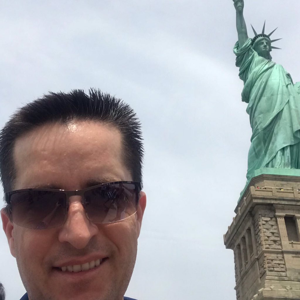 FocusMaker's tweet photo. Saw this colossus beauty up close for the first time today. #ladyliberty https://t.co/5jvFe5Rz4c