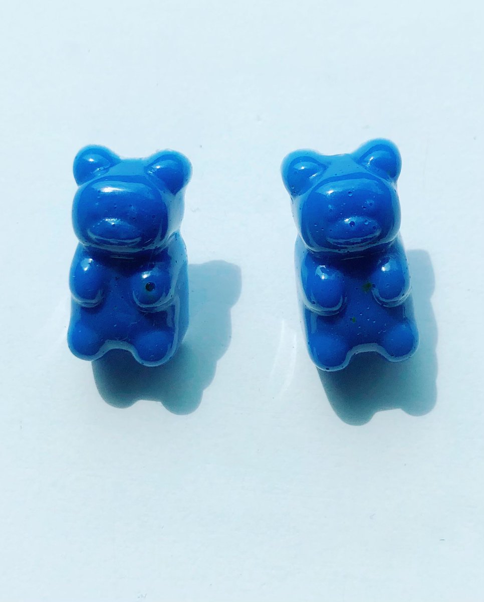Robles_designs's tweet photo. #Roblesdesigns #resin #handmade #resincrafts #jewelry #earrings #resinjewelry #colorful #purple #resinart #resinearrings #epoxyresin #epoxyresinart #gummybear #emoji #icecream https://t.co/yyVy3vZUqM