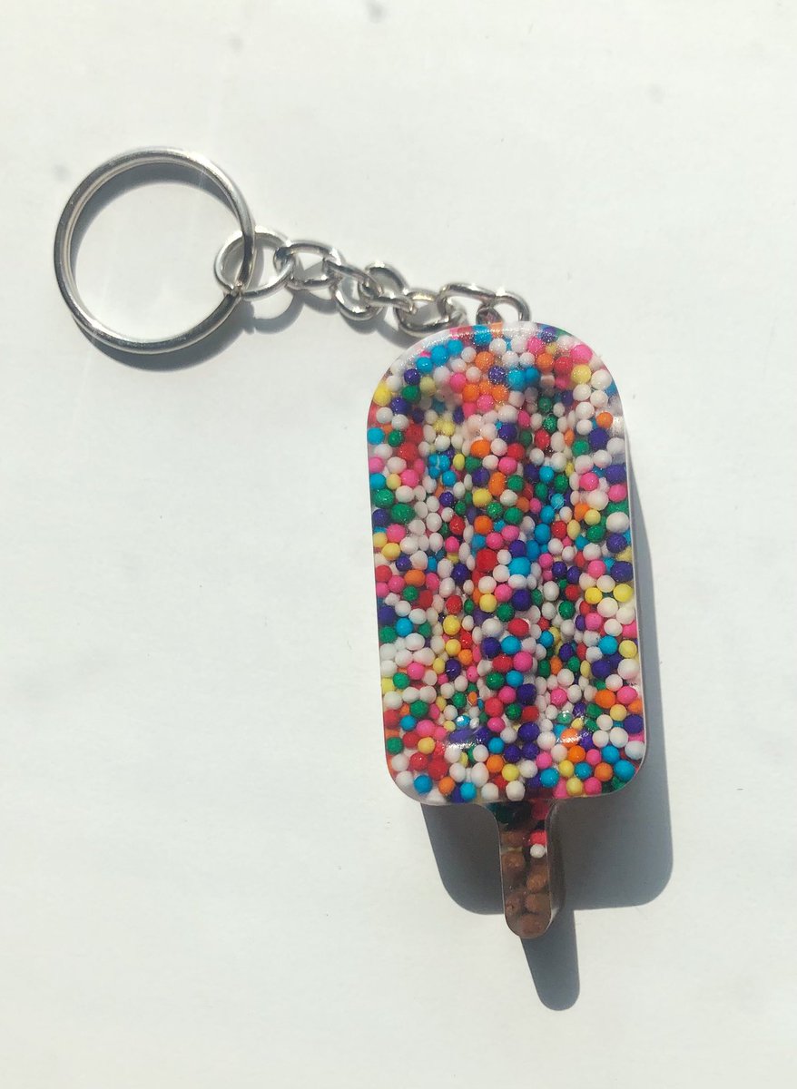 Robles_designs's tweet photo. #Roblesdesigns #resin #handmade #resincrafts #jewelry #earrings #resinjewelry #colorful #resinart #keychains #epoxyresin #icecream #epoxyresinart #sprinkles https://t.co/zX9sE1Xefz