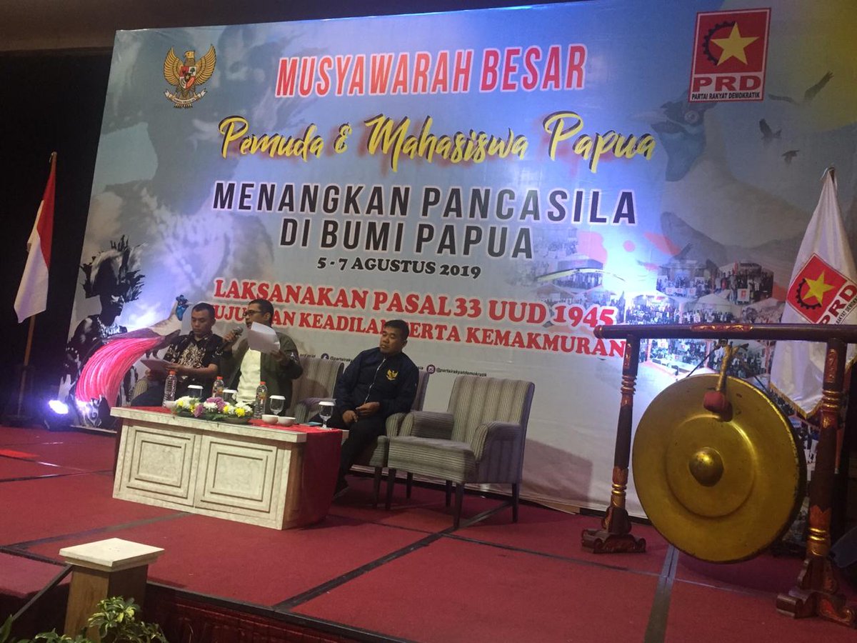 Ewangiparecu's tweet photo. Diskusi Problem Politik dan Solusinya sudah dimulai. Dengan pematik diskusi oleh Bung @harrissitorus dan Bung @binft2
#PapuaAdalahKita
#PRDMubesPapua
#MenangkanPancasila https://t.co/B2rKxRyoSx