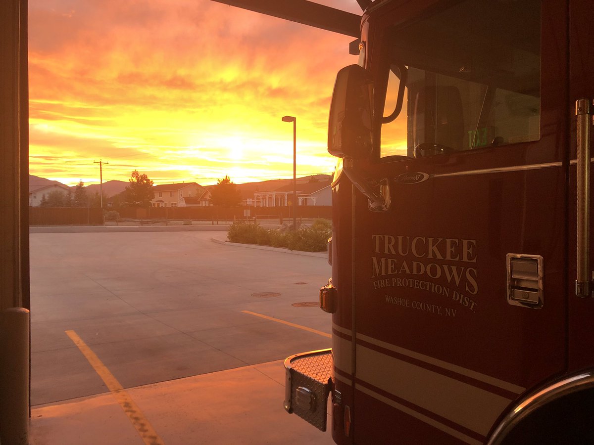 TMFPD's tweet photo. All is calm on this Monday evening in Cold Springs, #TMFPD Fire Station 42. #NevadaSunset https://t.co/5nf7yteuD0