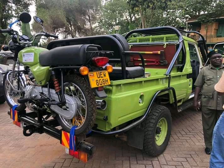 EATEofficial's tweet photo. Uganda Conservation Foundation with funding from Olsen animal trust has handed over a fully equipped animal response vehicle and motor cycle for the veterinary unit to be based in Murchison Falls National Park to improve on rescue of wildlife in the park.

#Tourism4SDGs
#EATE19 https://t.co/1yPkzu17gZ