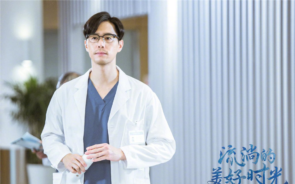 NancyZdramaland's tweet photo. ICYDK, #MaTianYu and #ZhengShuang speak with their own voices in #RiverFlowsToYou. I can tell by accent that the very tall Dr. Luo is played by a Taiwanese actor: dashing #DingChunCheng aka #SphinxDing is a model-turned-actor & real-life heir. https://t.co/gRsuWnLjpV