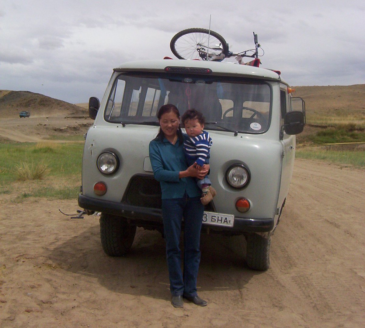 Potholes, repairs and delicious marmot on a dry dusty plain at the edge of the Gobi. bit.ly/2QLckCC

#Mongolia #travel #marmot #furgon #adventure #Gobi