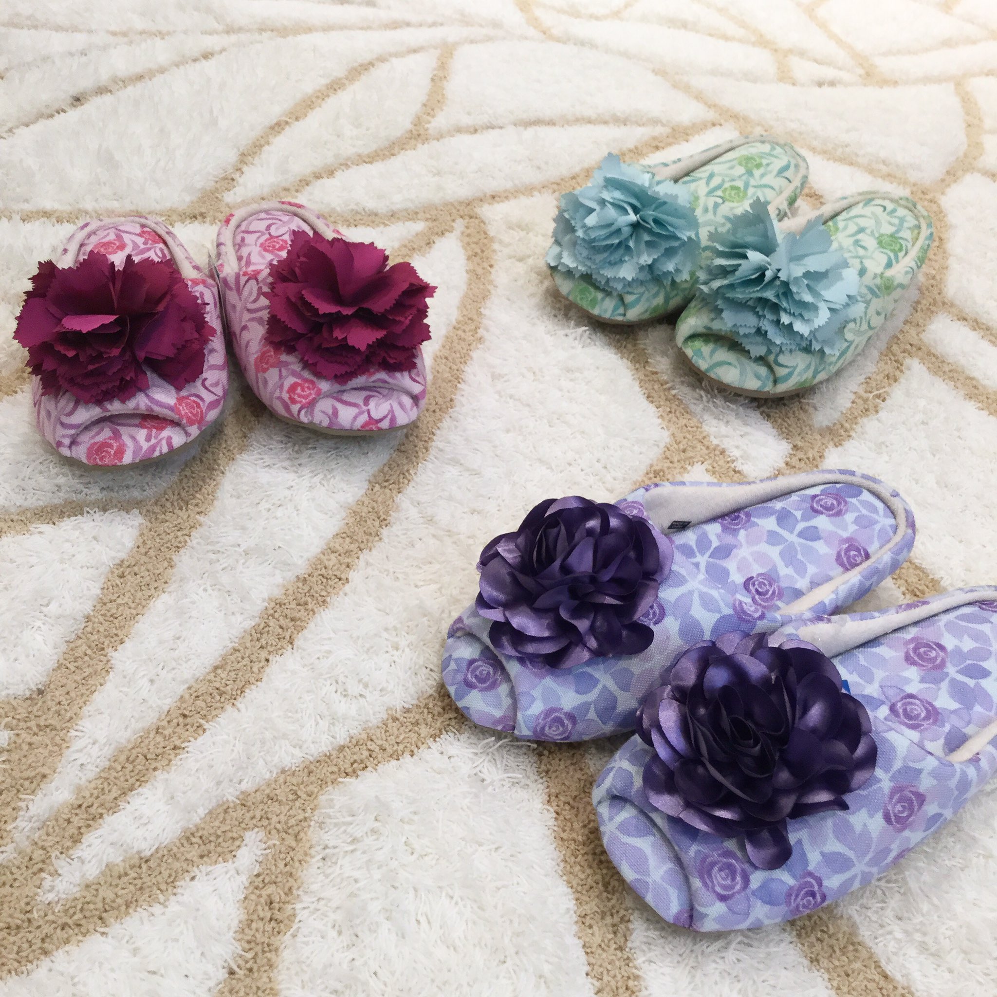 東京インテリア 家具 大阪本店 スリッパコーナーよりエレガントなスリッパのご紹介 女子力アップ 気分も明るくなります 東京インテリア 東京インテリア家具大阪本店 東京インテリア大阪店 インテリア マイホーム 注文住宅 雑貨