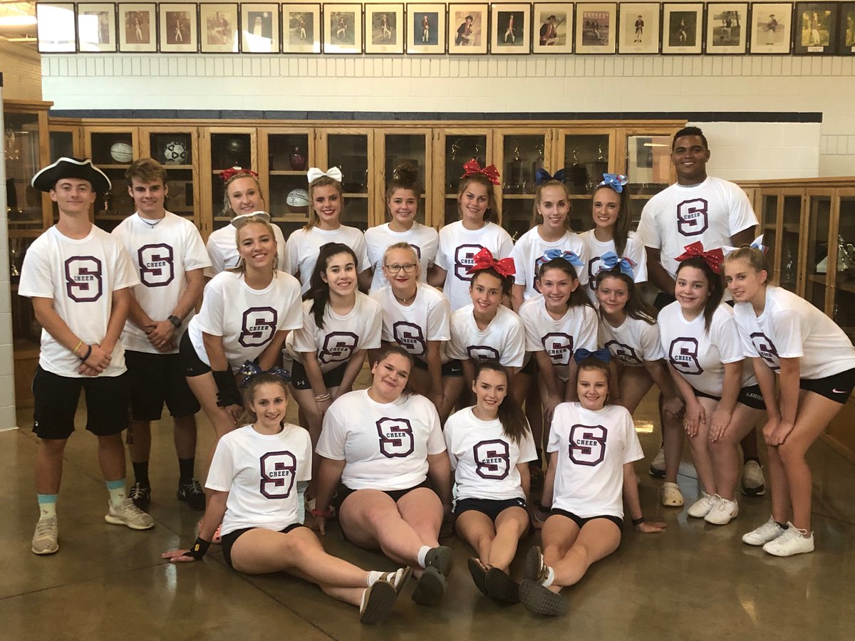 Duane_WVNative's tweet photo. 2019-2020 Parkersburg South High School Cheerleaders and Patriot
#MusketsUp
#SouthPride https://t.co/wQn5jGIwMU