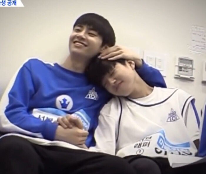 mochijinwo0's tweet photo. Day22 ยอมรับว่าไม่ค่อยชิปน้องกับใครเลย แงง เป็นพวกหวงลูก55555 ชอบโมเม้นครอบครัวแฮนัมมี อยากให้อยู่กับพร้อมหน้าอีกจังเลย😣😣😣 #สามสิบวันกับจินอู #อีจินอู #คิมอูซอก #อีจินฮยอก https://t.co/iH0TCk9gIg