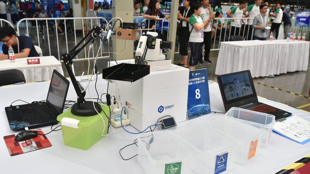 DobotRobotics's tweet image. Still wonder what robots are capable of in actual life scenarios? Introducing Juice Blender Robot, Garbage Sorting Robot, Salad-Making Robot, and Cold Drink Robot!  #robotcontest #robotchallenge #WRC2019