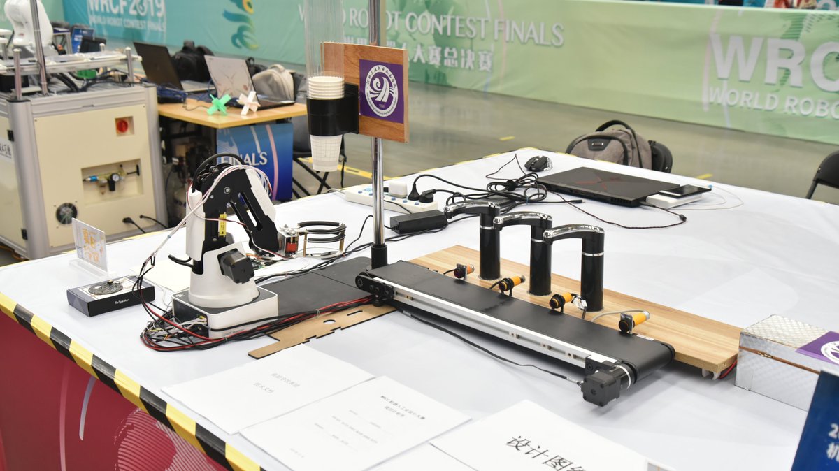 DobotRobotics's tweet image. Still wonder what robots are capable of in actual life scenarios? Introducing Juice Blender Robot, Garbage Sorting Robot, Salad-Making Robot, and Cold Drink Robot!  #robotcontest #robotchallenge #WRC2019