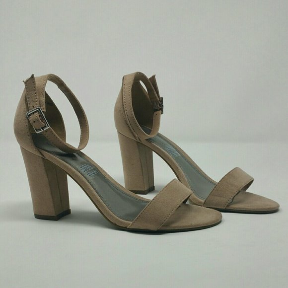 NataliDW's tweet photo. So good I had to share! Check out all the items I'm loving on @Poshmarkapp #poshmark #fashion #style #shopmycloset #worthington #whowhatwear: https://t.co/YsO2En76av https://t.co/MpLeDUQ4il