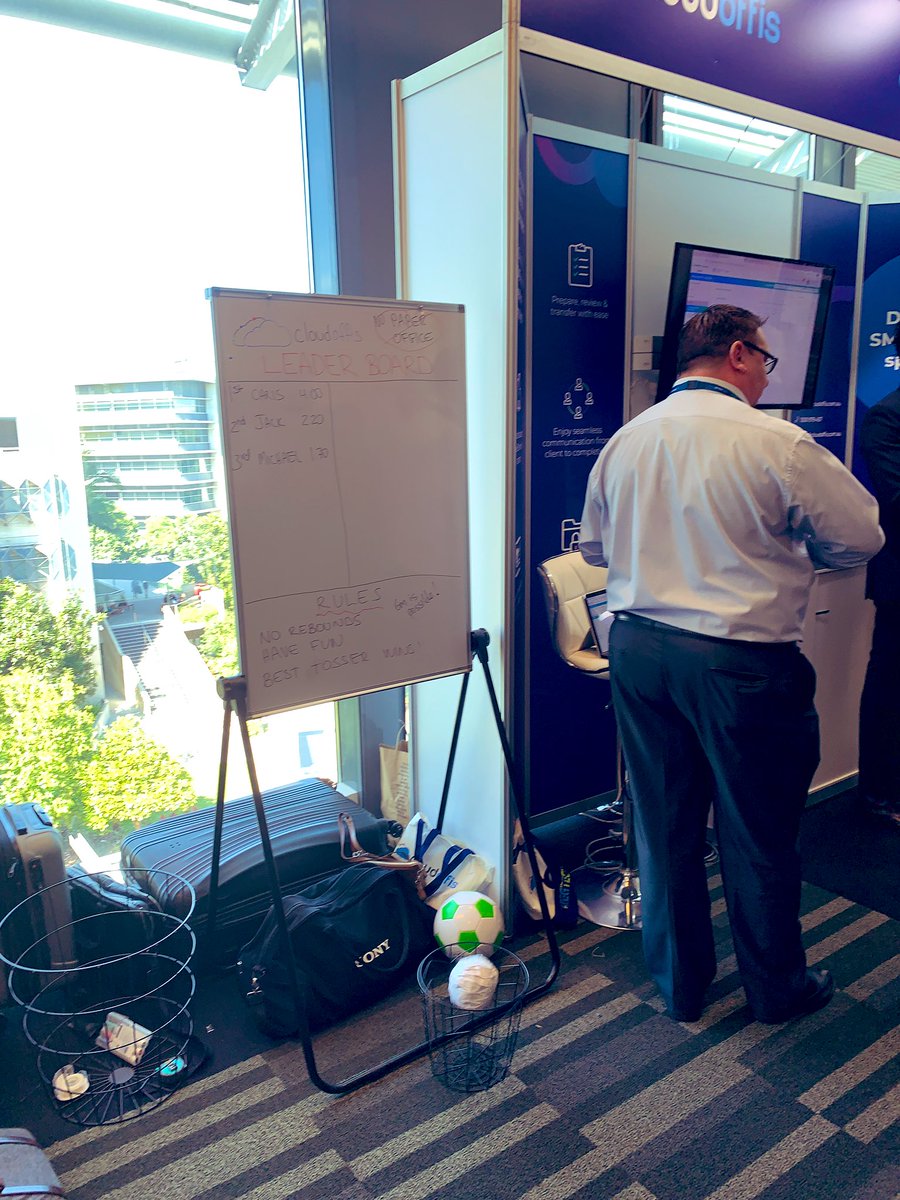 cloudoffis's tweet photo. @DavidNew_Sydney real life paper toss boss 🙌🏼 #paperless #smsfsorted #BGLREGTECH @spotlightrep @BGLdot @cloudoffis fun times @BGLRegTech https://t.co/cKJE6FmMr6