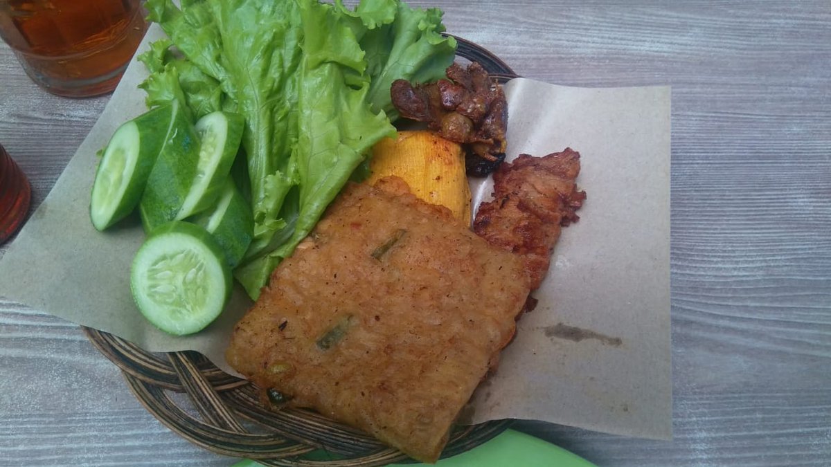 raflychalil's tweet photo. Baru order makan siang... Msh panas..#Lunchtime #SyukuriHidup #Rafly https://t.co/tvtcpnZny1