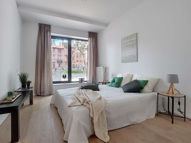 Een heel fijn project in Sint Genesus Rode krijgt een knappe inrichting. We kiezen voor een combinatie van zwarte meubels met koningsblauw om een chique look te creëren.
Volledige fotoshoot: buff.ly/33cpcsV
#nieuwbouwproject #vastgoedstyling #westyleyousell