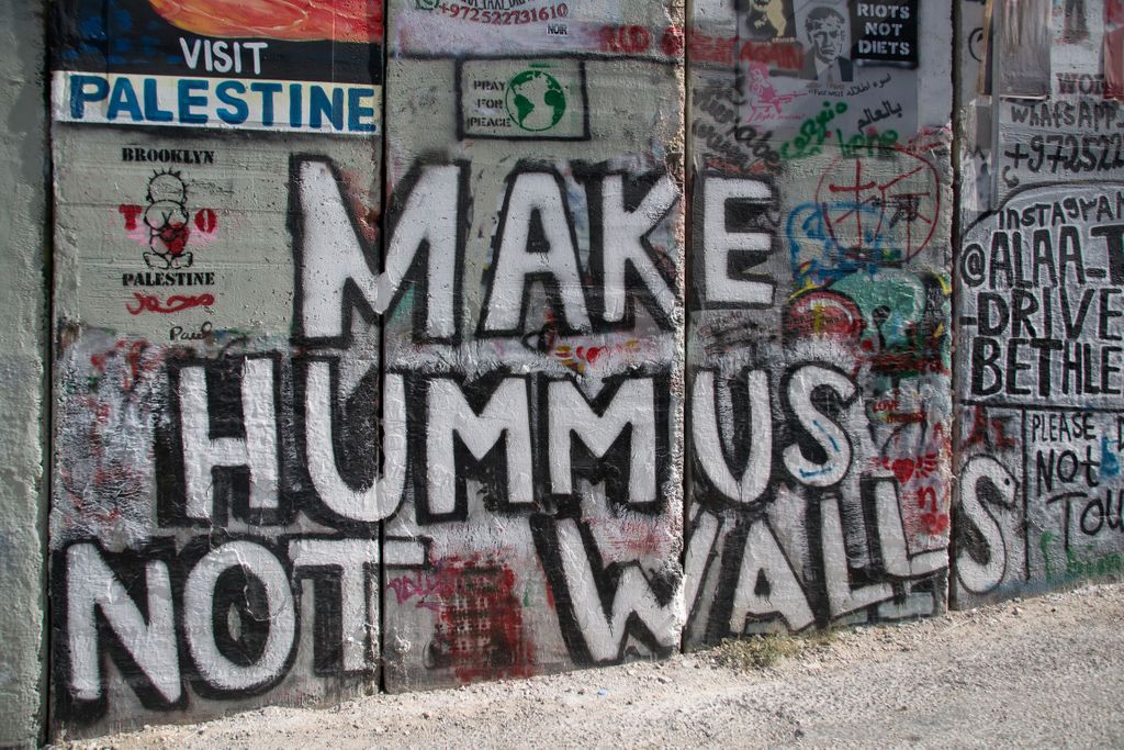 antropomo's tweet photo. No more words needed...
-
Geen extra woorden nodig...
#oneworld #wall #allpeople https://t.co/0fxkxO8OtA