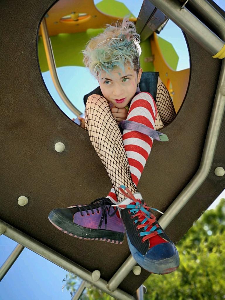 DeathDC_'s tweet photo. @Delirium_endles @Death_ofEndless //😂😂 well... I think I have like 40 photos of my Delirium Shoot but let's show my 3 fav (and a bonus with my Death cosplay 😂) https://t.co/55rCFVI1h5
