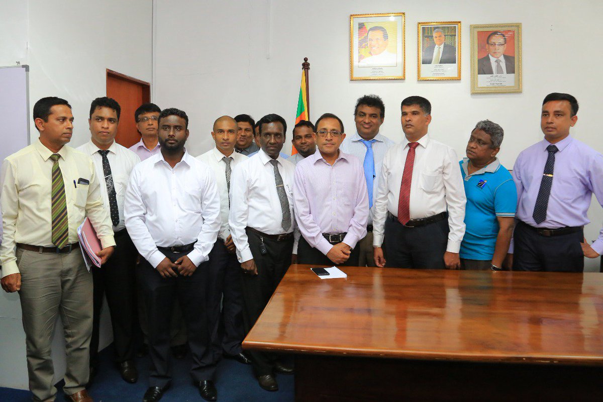 KabirHashim4's tweet photo. https://t.co/WtgFcnzSjh
Last Friday I had the pleasure of making an inspection to the Maga Neguma Construction Equipment Company. It was an honour to present appointments to 50 new employees at this occasion. I trust their commitment to carrying forward this institution. #SL #UNP https://t.co/71fVGc512R