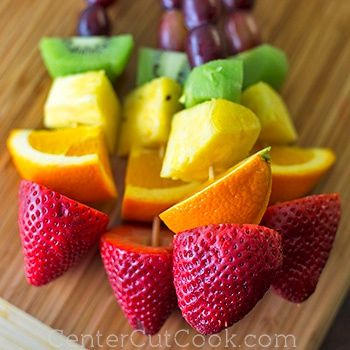 CenterCutCook's tweet image. Rainbow Fruit Kabobs: centercutcook.com/rainbow-fruit-… #food #recipes #appetizers #snacks #fruits #vegetables