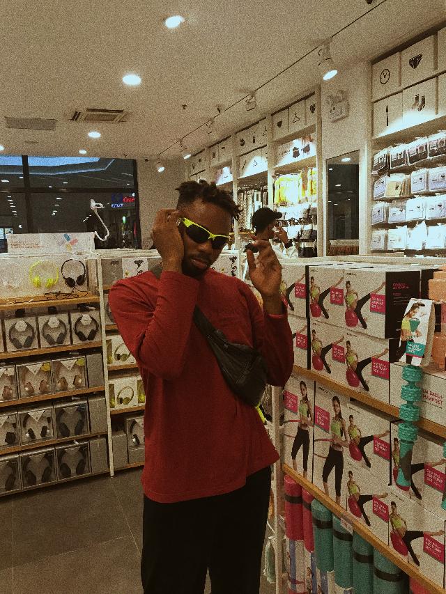 CornerTales's tweet photo. #FreeAd "Kenzii wears" by @manlikeobiadi read more here: https://t.co/Ha36iYZ4iY https://t.co/oCrb5zBEeP