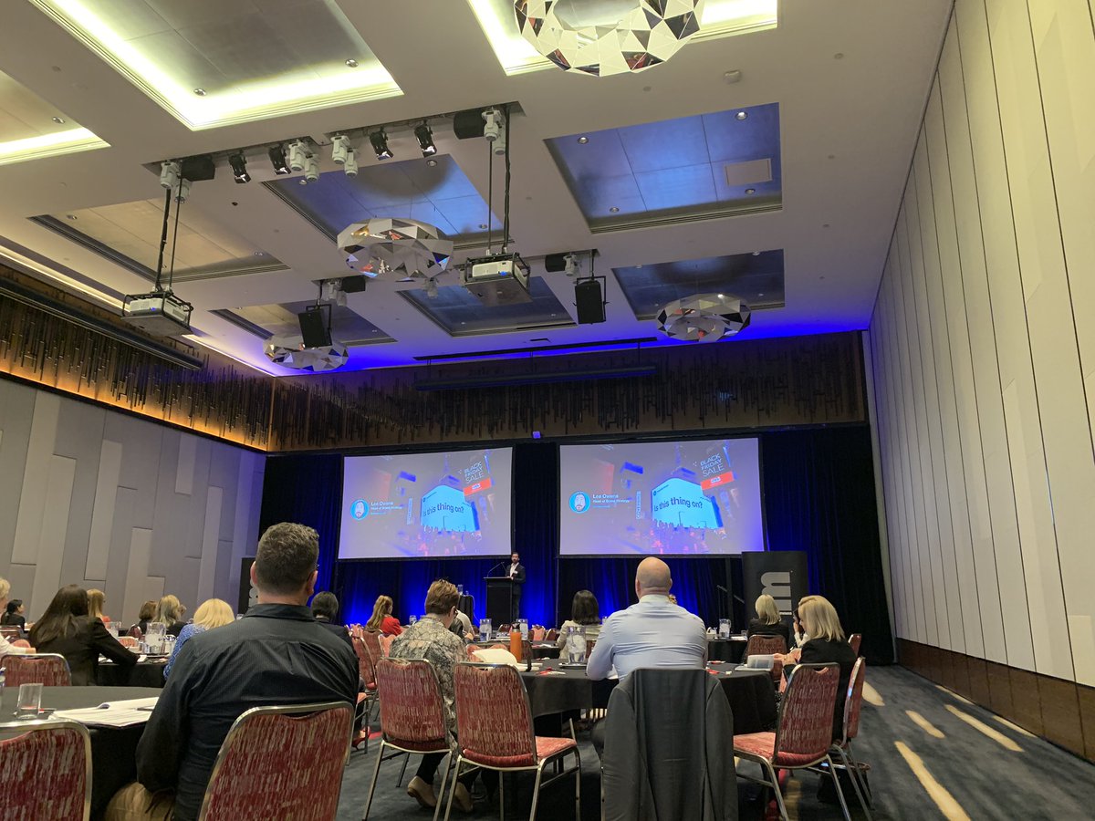 iamxtianh's tweet photo. Totally amazing insight from @ChazCasual talking about how culture is shaped #mktsummit #twitter https://t.co/puyLJVpCjG
