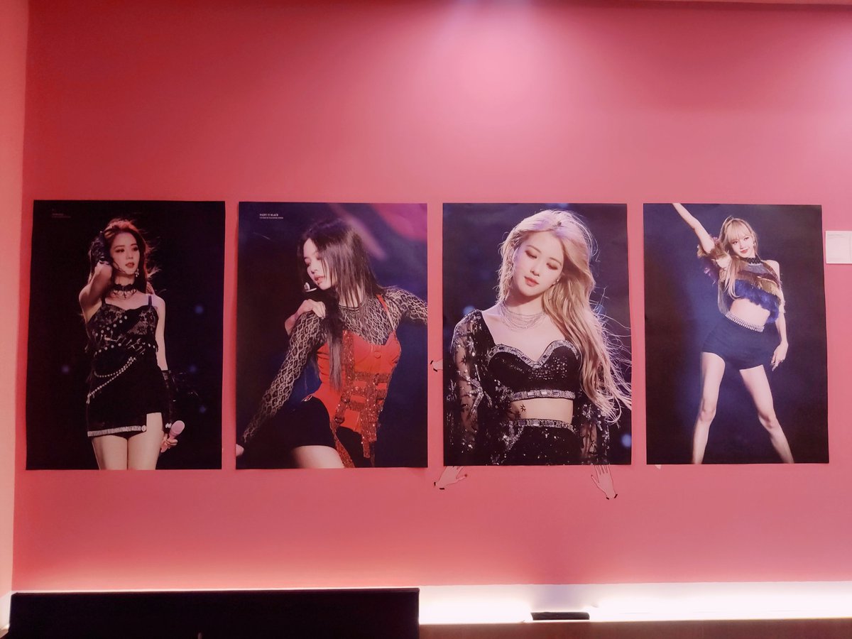 BLACKPINK 3rd Anniversary Support Part 2

Café event in ShangHai
 
📅 08.06-08.11
⌛ 12:30-21:30
💒 No.5 845 Alleyway, JuLu Road, JingAn District, ShangHai
Details: cup sleeve*1, bookmark*4, transparent card*4 with any purchase 
*Limited 100 sets/day
#BLACKPINK #블랙핑크