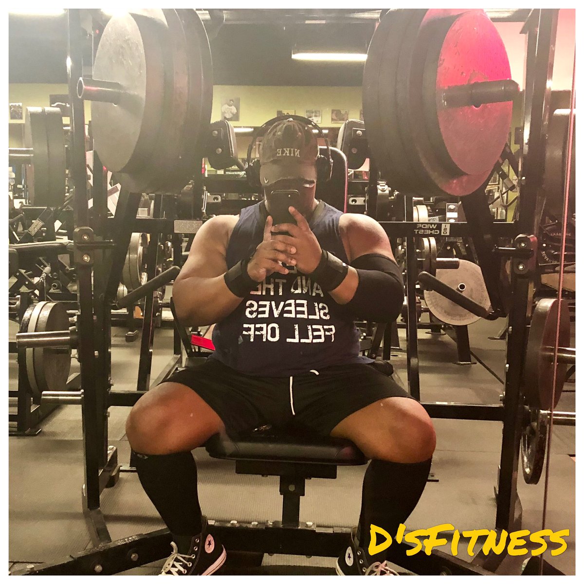 flexxdj0's tweet photo. I went Gym Weekend Warrior! I was still warming up my chest! #TrainerFromHellWithASmile😈🏋🏾‍♂️💪🏾 #ChestDay #Almost49YearsYoung😉👍🏾 https://t.co/RIDuL4J4sK