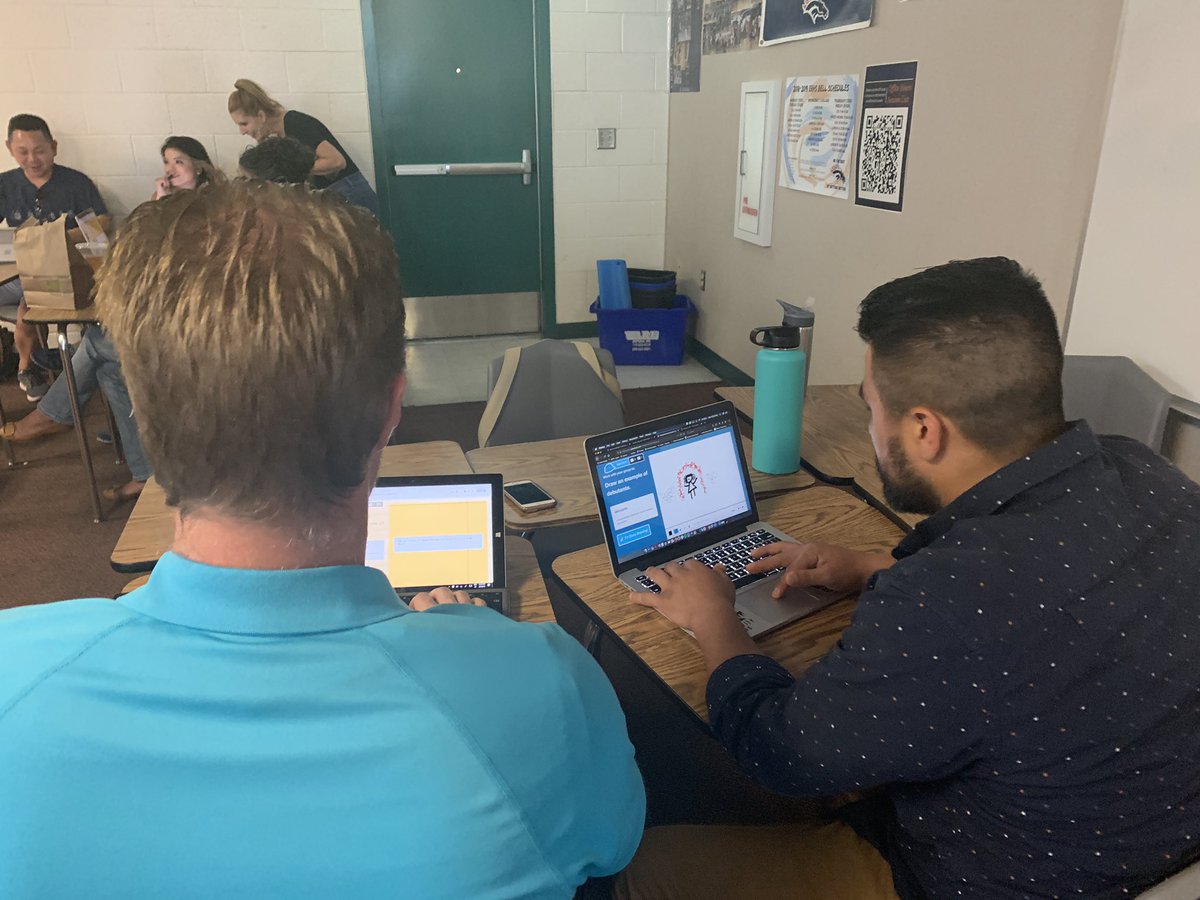 susanpeardeck's tweet image. Great day with this crew at  #CNUSDInnovate #TechGrit Thanks for having @PearDeck on your campus!