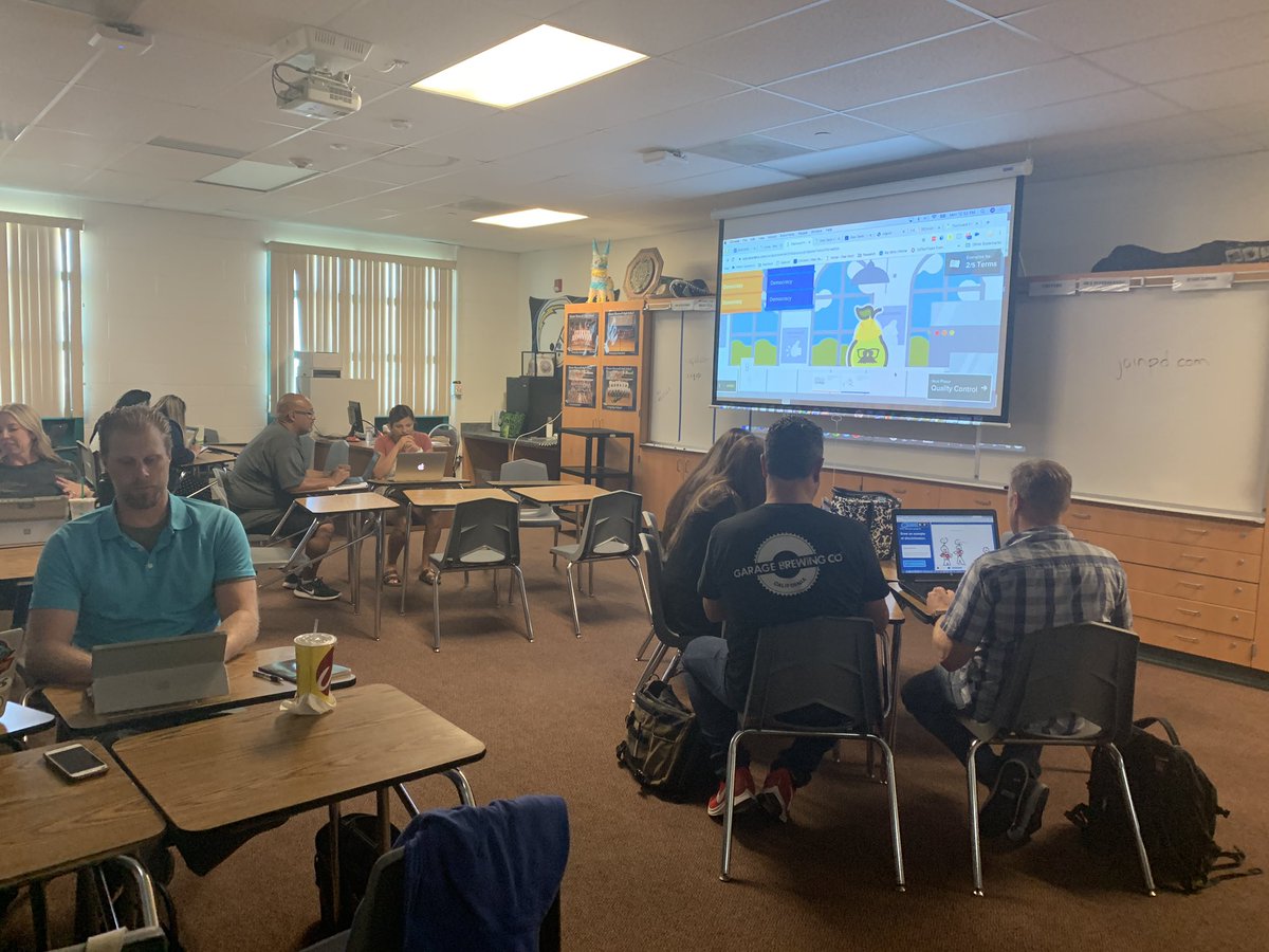 susanpeardeck's tweet image. Great day with this crew at  #CNUSDInnovate #TechGrit Thanks for having @PearDeck on your campus!