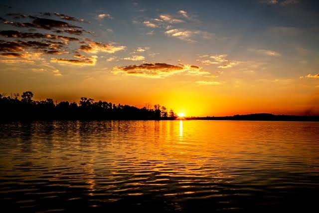 YuppiestayZA's tweet photo. An hour and a quarter away from Jhb lies the Vaal Prive Holiday Resort, a relaxing environment where you can unwind in well equipped self-catering, fully serviced accommodation with DSTV & all the luxuries of home https://t.co/sICnqhGQ4S #YuppieStay #Travel #Vaal #VaalPrive https://t.co/OYtNQ98iqj