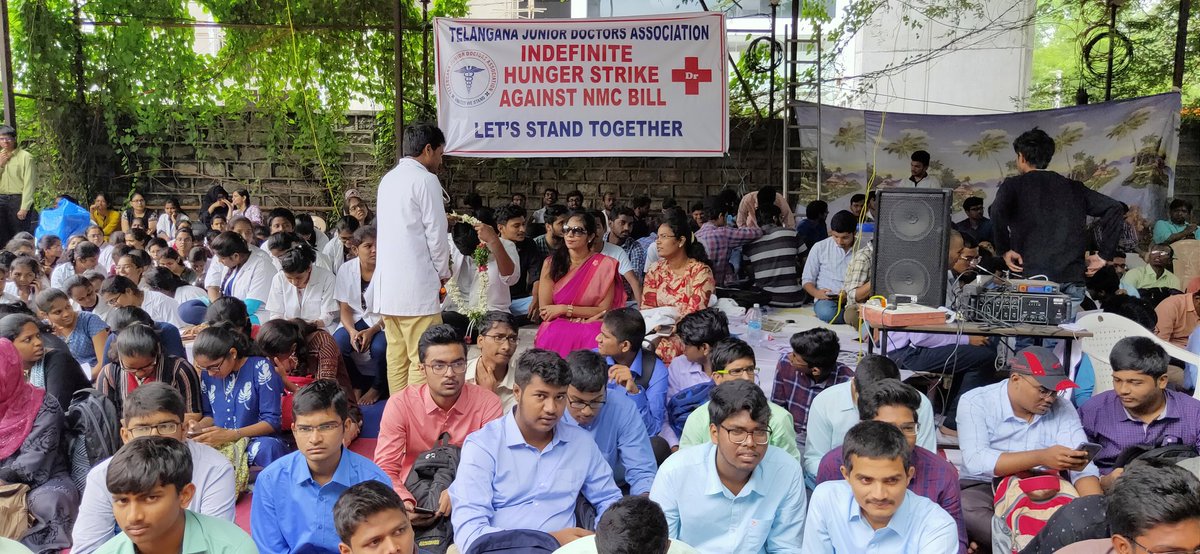 PBaahu's tweet photo. @narendramodi @PMOIndia @ArvindKejriwal 
Do not keep public health at stake!
Do not play with the medical fraternity!
No politics with health!
#NoToNMCBill https://t.co/OF6PNThAfd