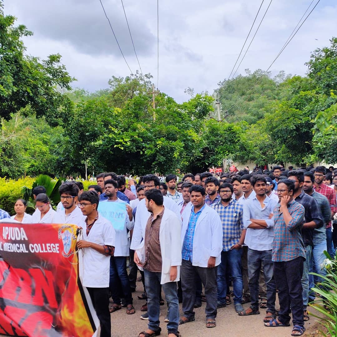 AfzalZohar's tweet photo. Nothing can stop the protest against NMC #SayNoToNmc #SayNoToNMCbill https://t.co/7AI6FkH8t8