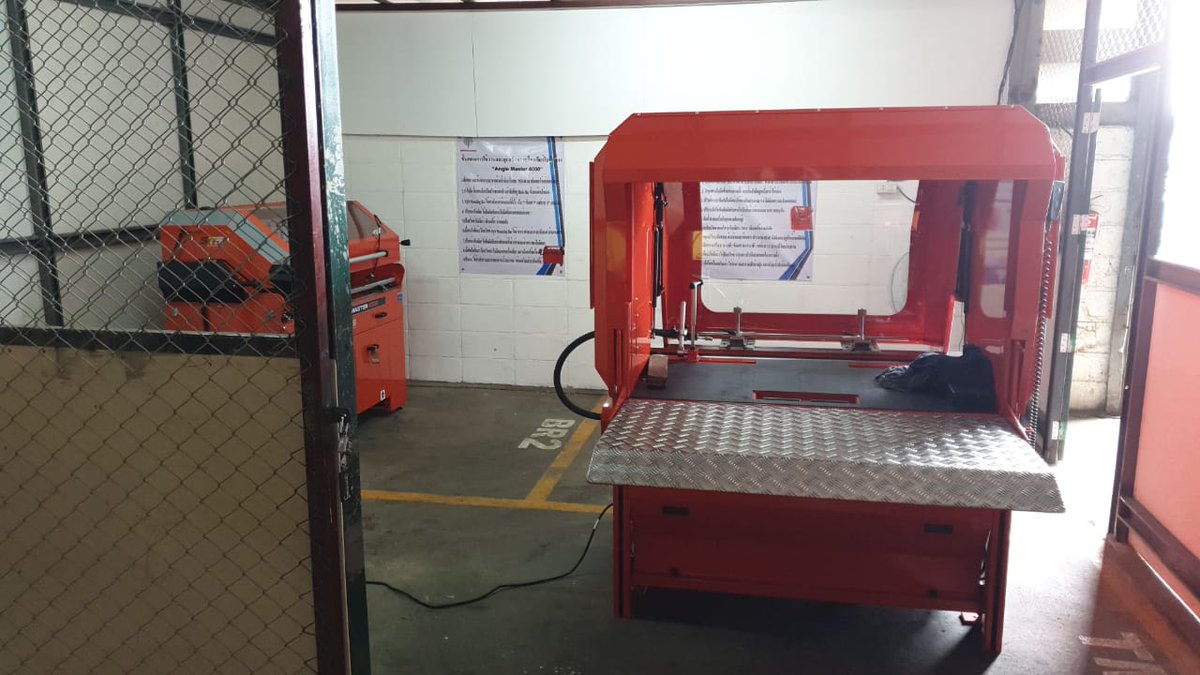 BernhardCompany's tweet image. STS Thailand and Bernhard Champion Khun Boonchuay are actively promoting preventive maintenance and providing Bernhard customers wall mounted preventive schedules and key information on #turfhealth #sharpening #sharpeningsolutions #turfhealthsolutions