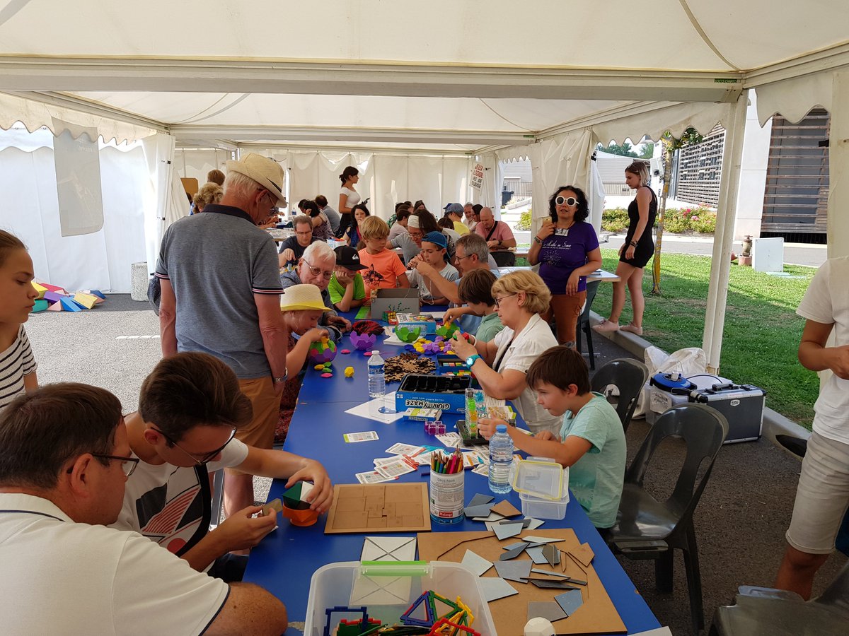 Mathalors's tweet photo. Une nouvelle journée #animation  au village des sciences #Vds du festival de Fleurance #FAfs19 
Plus de 200 personnes hier dans le stand @LesMathsEnScene et @fermat_science 
Plaisir de se retrouver en famille autour des #mathématiques 
Retrouvez aussi jeux IRES @UT3PaulSabatier https://t.co/5gtczy5bSz