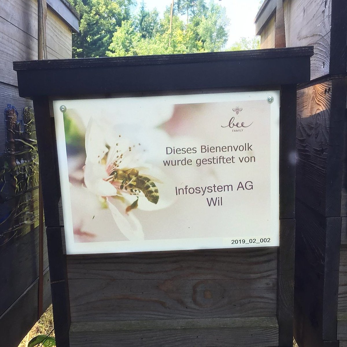 Infosystem_AG's tweet photo. Das die Welt ohne Bienen nicht die gleiche wäre, die sie heute ist, ist allen bekannt. Daher wollen wir danke sagen und etwas zurückgeben #Bienen #Honig #Nachhaltigkeit #infosystemag #performis https://t.co/n7Cm9ClnUK