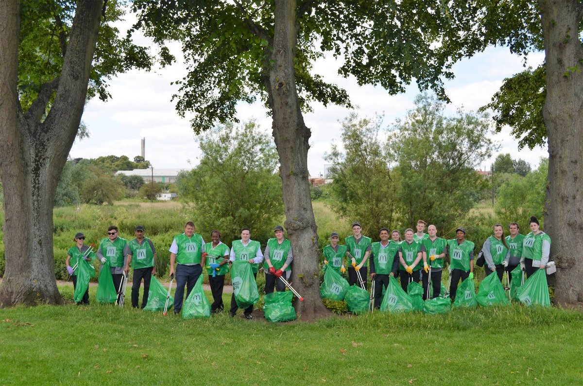 TheMiniMesAndMe's tweet photo. Keeping the Community Clean with McDonald’s https://t.co/vlNd1PcHcK 

@McDonaldsUKNews @BritMums @McDonaldsUK

#KUTCU #Environment #ad https://t.co/wc1g0Kzxf0