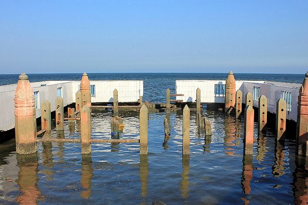 BeachesNearMe's tweet photo. Devipatnam has an unpredictable weather conditions during winter seasons which is the best time to enjoy this place. Know more about this place here, 
https://t.co/uImWUxEGEt

#DevipattinamBeach #UnpredictableWeather #Devipattinam #SeaPort #beachesnearme https://t.co/lt5fT9wecy