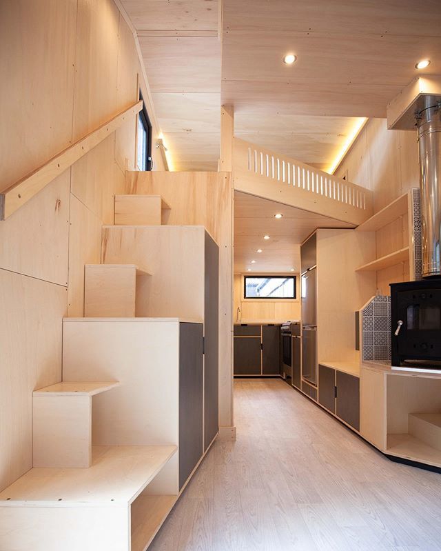 Kerfworks_uk's tweet photo. Last week we delivered the tiny house to its final destination. This week we are proud to share the first look at the internal layout. She’s a beaut!
#tinyhouse #tinyhouseinterior #interiordesign #bespokewoodwork #plywoodfurniture #bespokefurniture #yor… https://t.co/DcYPDjAats https://t.co/vbMDJCk87x
