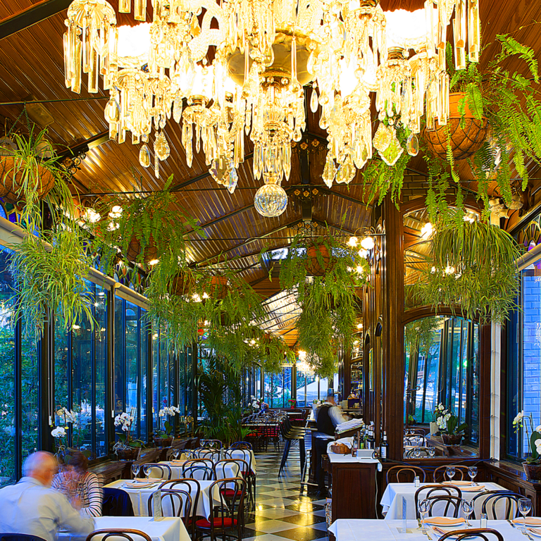 Kitty González: Muy céntrico y bien decorado. Magnífico para quedar a tomar café con una amiga y ponerse al día.