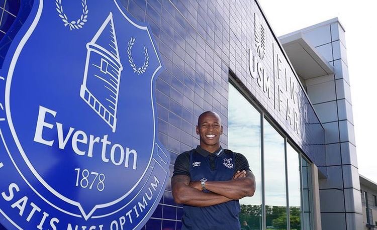 Happy 42nd birthday to our new assistant manager Luis Boa Morte!  