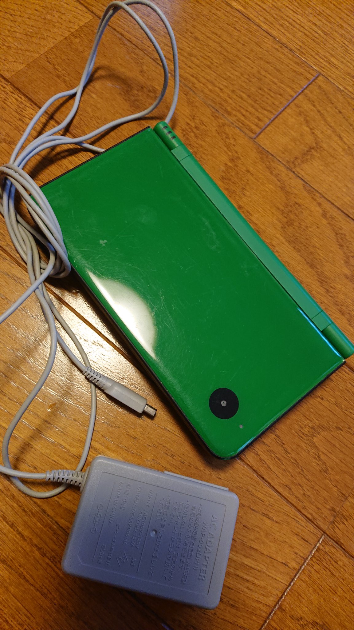 内田雅 Exeovzmqm3lnmoj 色の濃さだと 初期ds Dsライト 3dsの順で薄くなっていきます ちなみに初期 Dsの充電器はゲームボーイアドバンスsp等と共通です Twitter