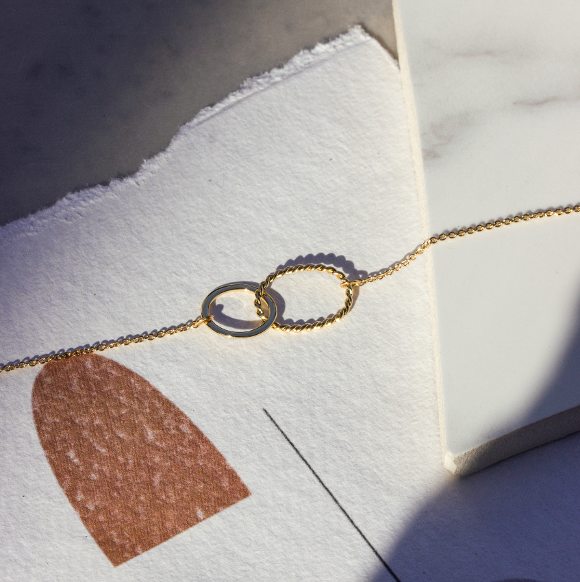 ADÉLIS, encore à des années-lumière de la rentrée.
> eshop.emma-chloe.com
#emmaetchloe