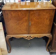 funkifythis's tweet photo. ***Available for commission***
We have recently picked up a couple of ideal upcycle projects. Get in touch if you would like a gorgeous custom piece! Lot's more available in our shop!
#upcycle #painted #furniture #crowborough #design https://t.co/a9D0x3anLU