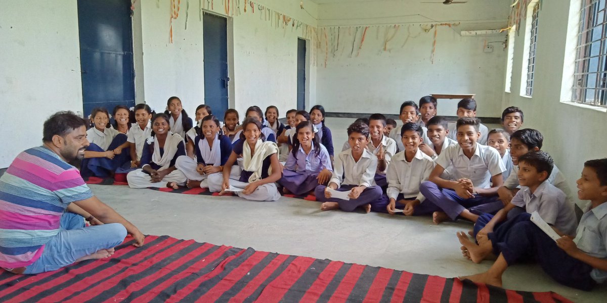 vpandey_jeee's tweet photo. In order to make villagers aware of the #water_conservation, students of UMS Kailashpur, #Begusarai preparing for the #street_play as a teacher made them aware about importance of water conservation with the help of #BaLA
@JalShaktiAbhyan @jsabegusarai @rahulias6 @NITIAayog https://t.co/gCiWgEYfEz
