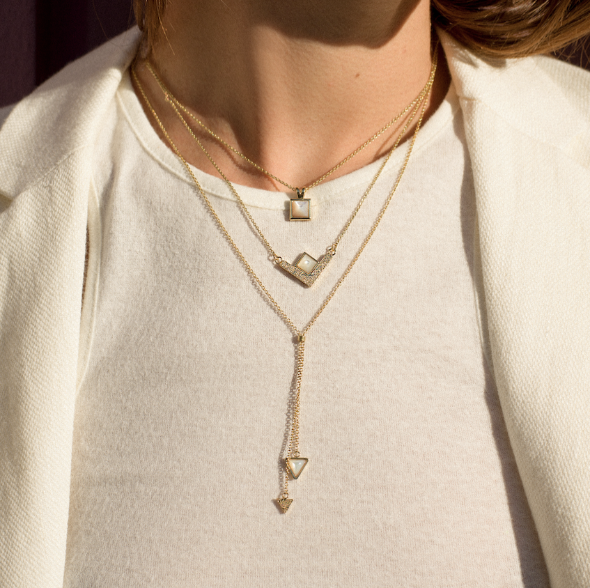 Attention, cascade géométrique à votre cou.
> eshop.emma-chloe.com
#emmaetchloe