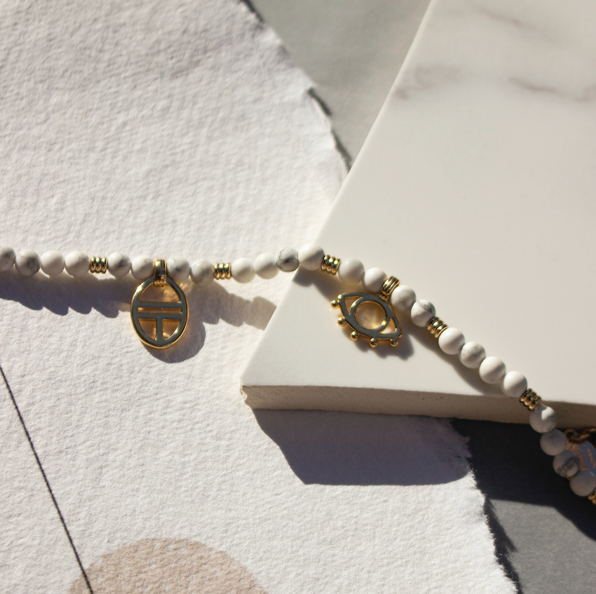 SONORA, le bracelet de La Box de juillet se décline également en Howlite (pierre blanche) et Rhodochrosite (pierre rose).
> eshop.emma-chloe.com
#emmaetchloe